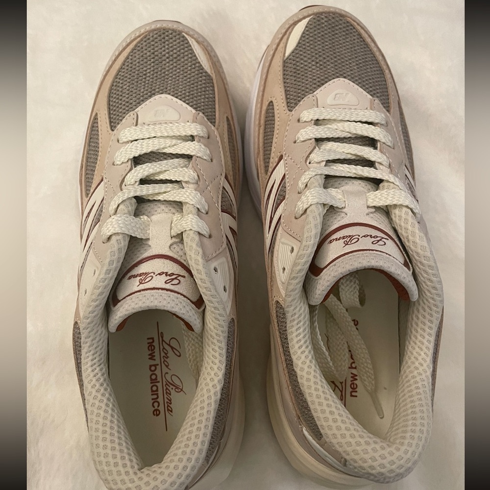 Men’s New Balance 990 size: US 10|  Cream Athletic Shoes| Minimal | Pre-owned